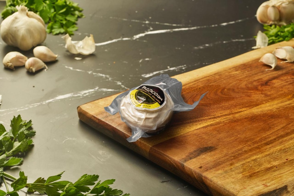 Crema di formaggio spalmabile nella forma Sibiriu Petza Bella.jpeg